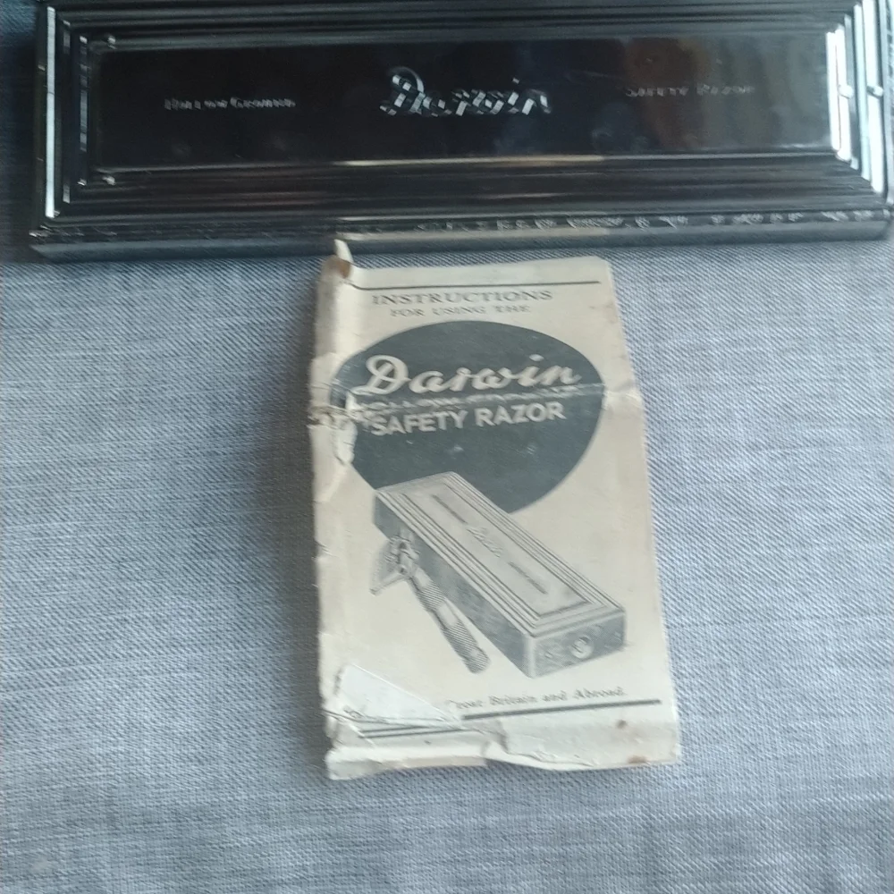 Darwin Hollow Ground Safety Razor - Picture 8 of 8